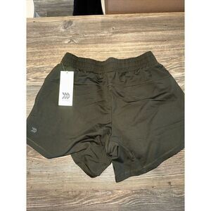 Women Stretch Woven High-Rise Shorts - All in Motion XS. NWT. O